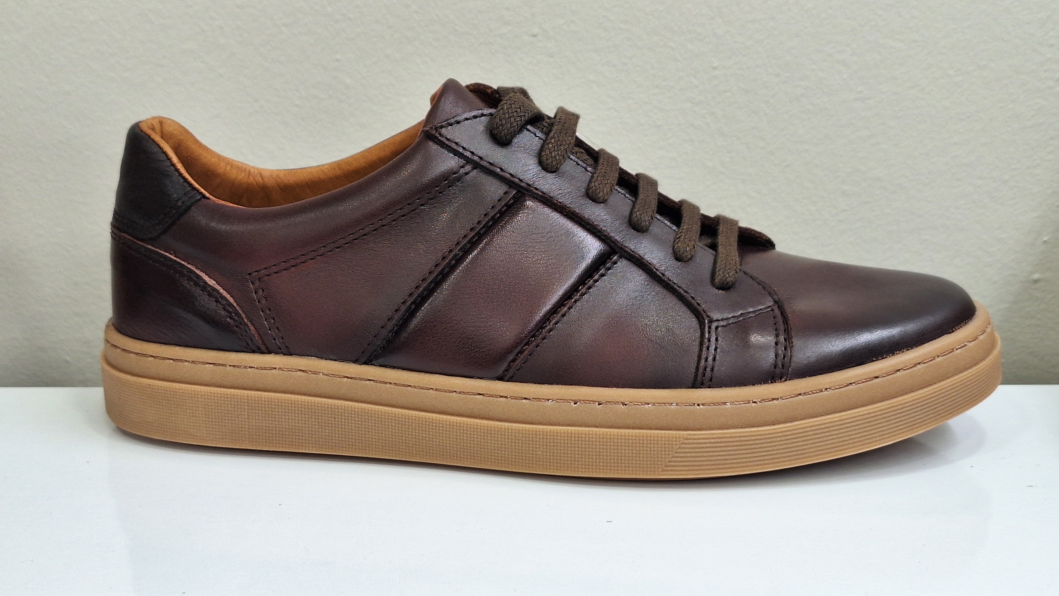Lancaster 97 lap red brown.